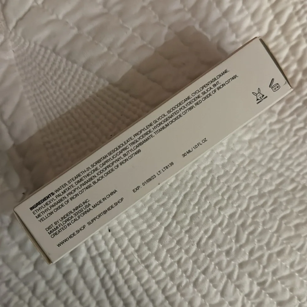 HIDE® Flawless Finish Foundation Walnut (exp)